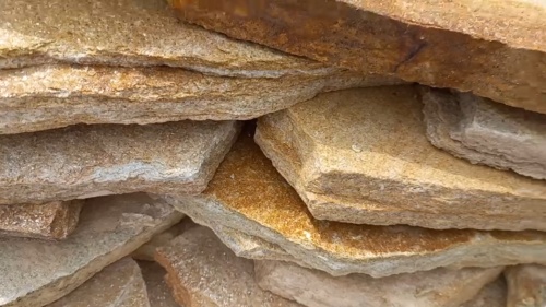 Плитняк златолит жёлтый золотистый для отмостки купить в Саратове