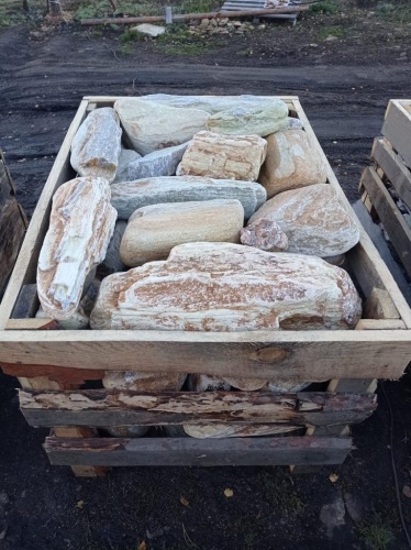 Златолит жёлтый, жёлто-зелёный глыбки и валуны для ланшафтного дизайна купить в Саратове