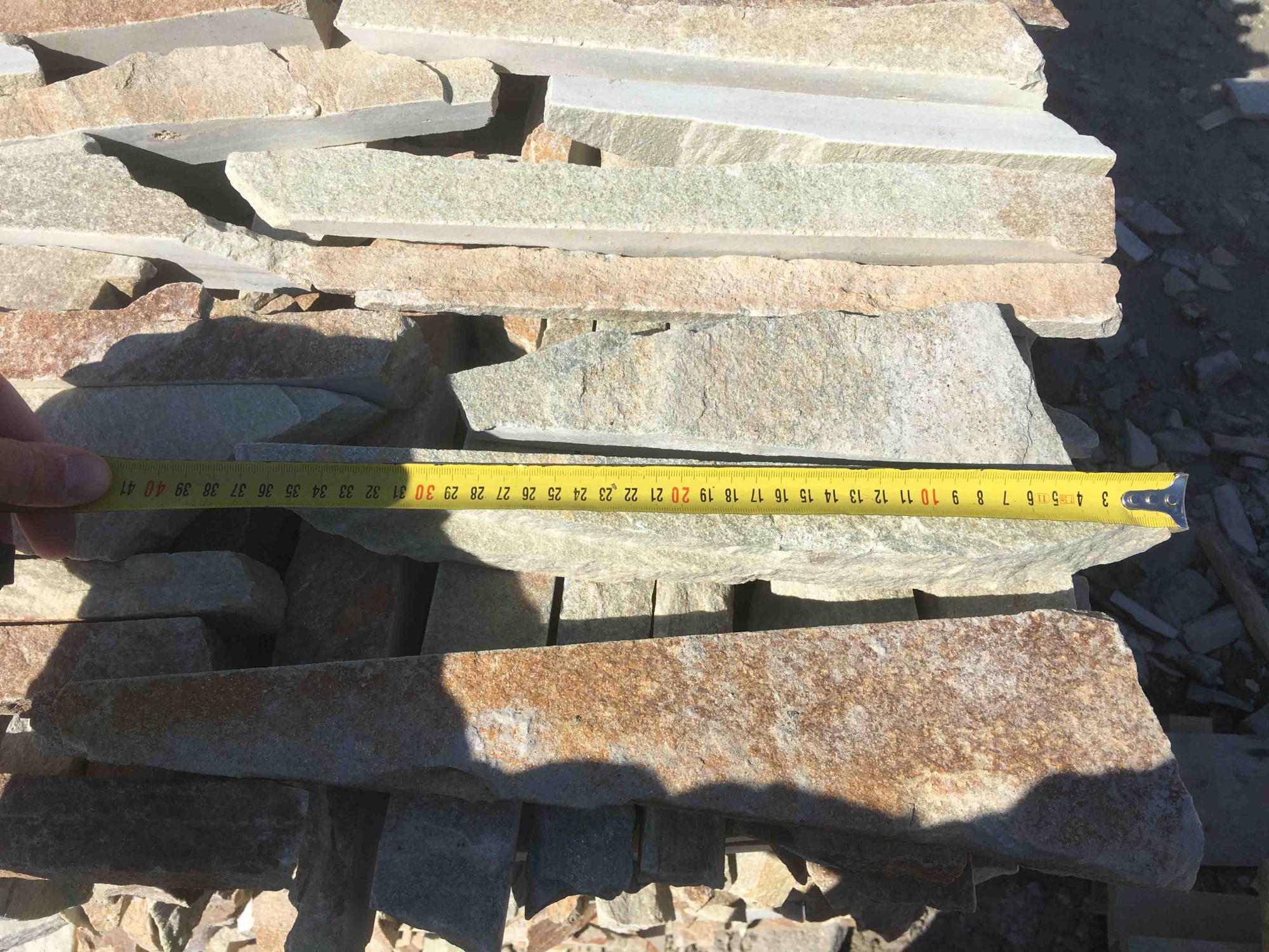 Горбушка златолит золотистый для облицовки купить в Саратове