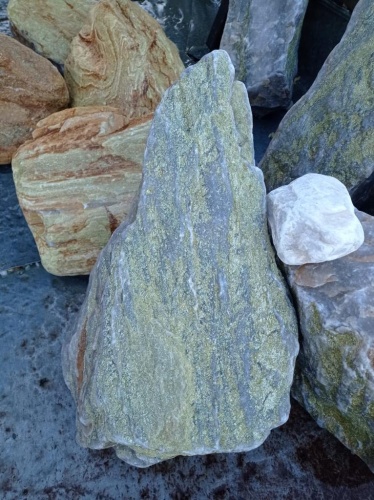 Златолит жёлтый, жёлто-зелёный глыбки и валуны для ланшафтного дизайна купить в Саратове