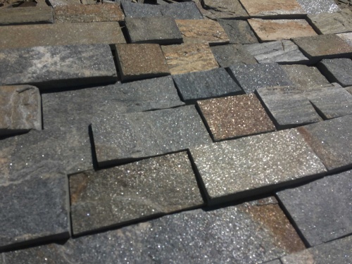 Плитка пилёная златолит Уральский для цоколя, отмостки купить в Саратове