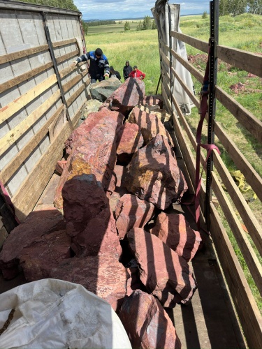 Ландшафтные глыбы красно-фиолетовые 200-1000 килограмм купить в Саратове