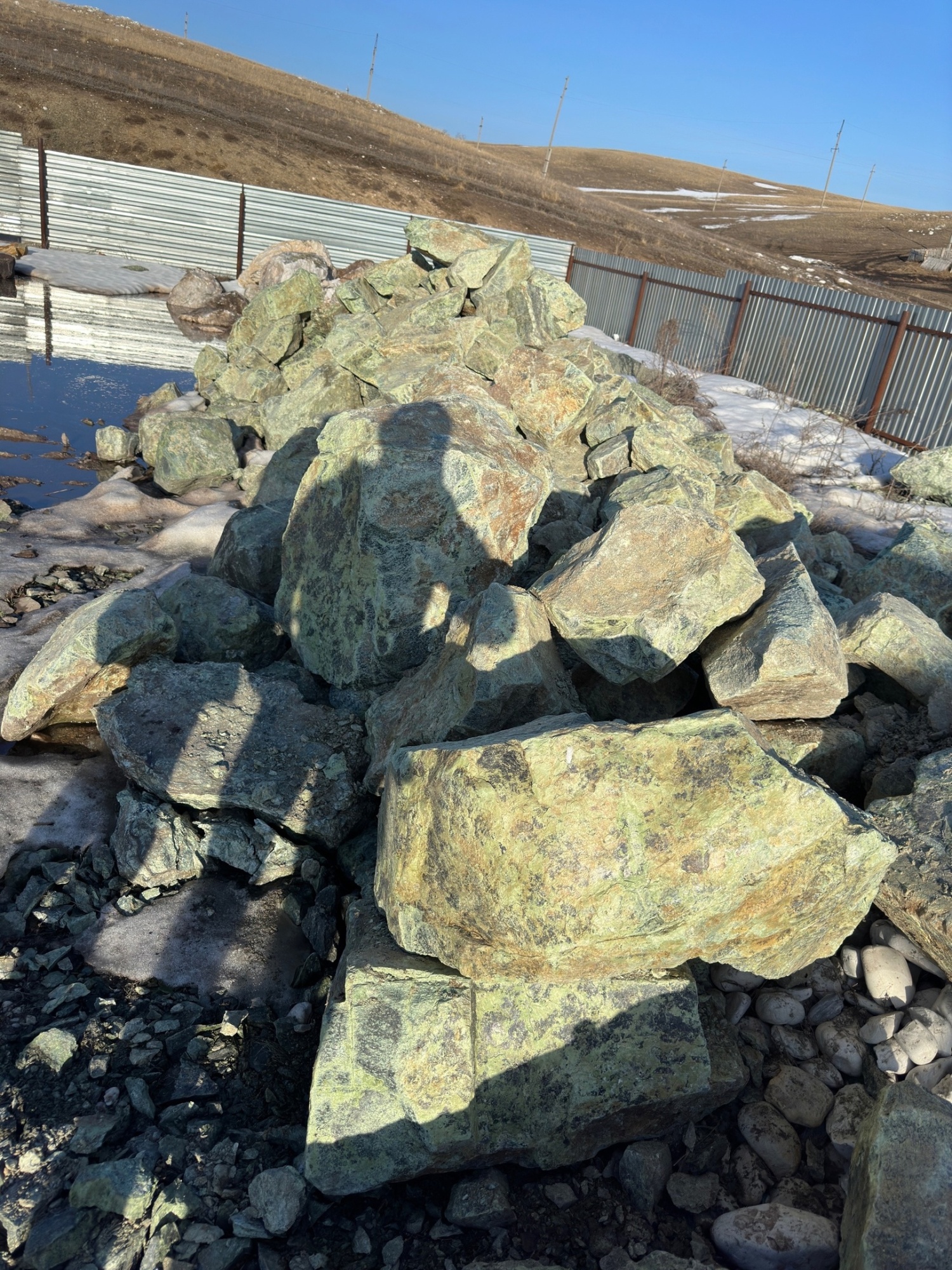 Камни для ландшафтного дизайна зелёные 10-60 килограмм купить в Саратове