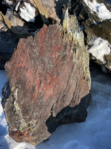 Ландшафтные глыбы красно-фиолетовые 200-1000 килограмм купить в Саратове