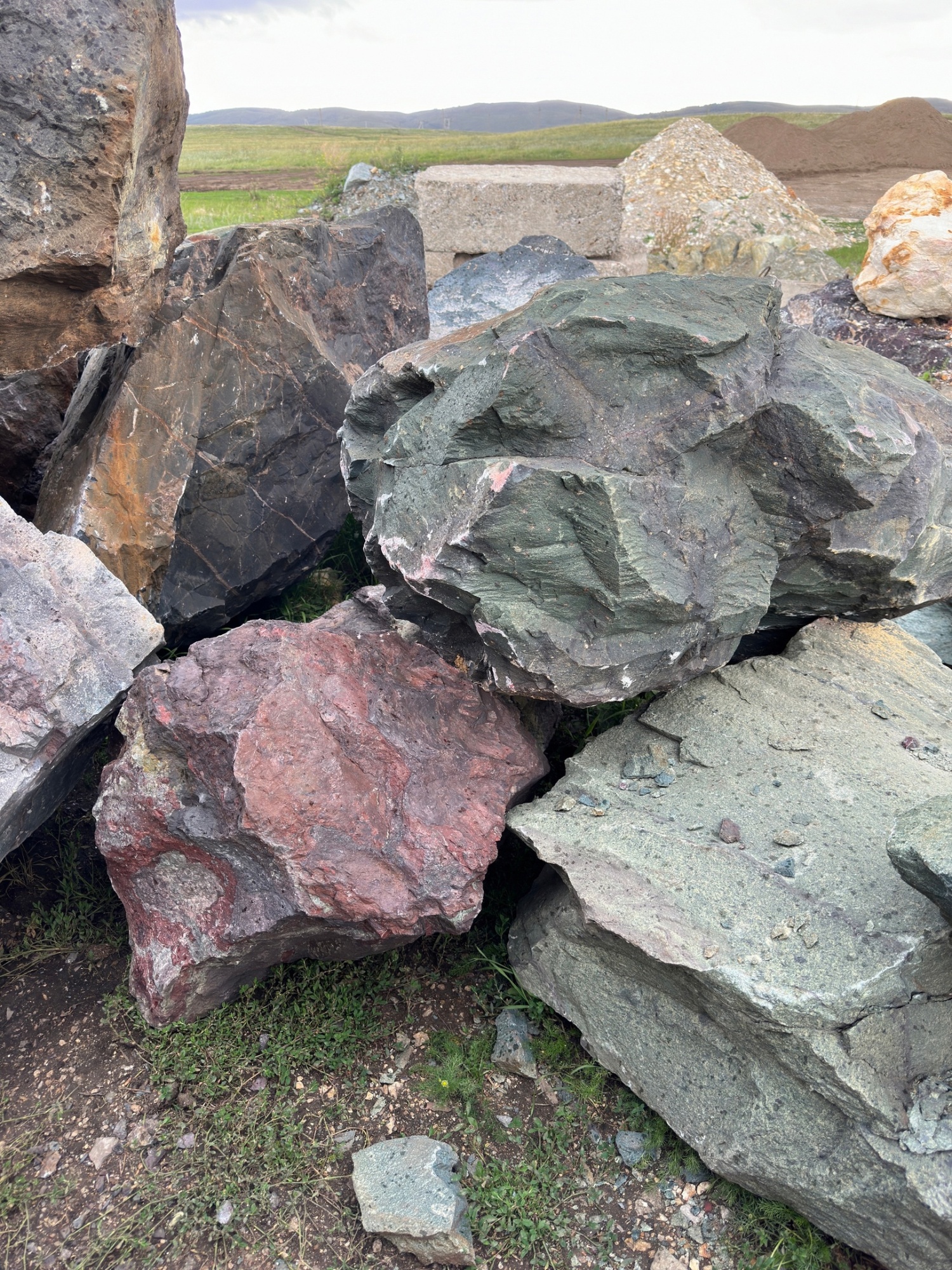 Камни для ландшафтного дизайна зелёные 10-60 килограмм купить в Саратове