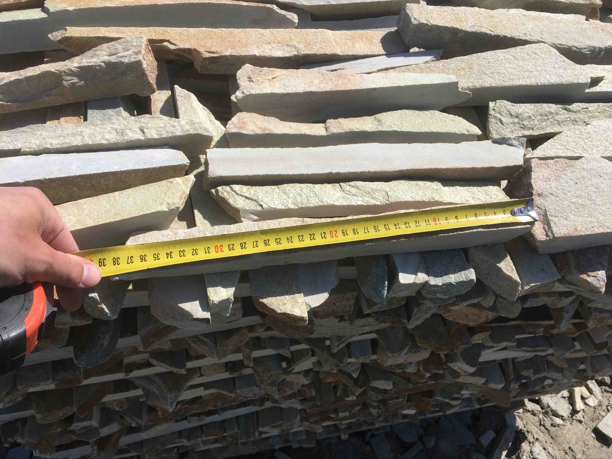 Горбушка златолит золотистый для облицовки купить в Саратове