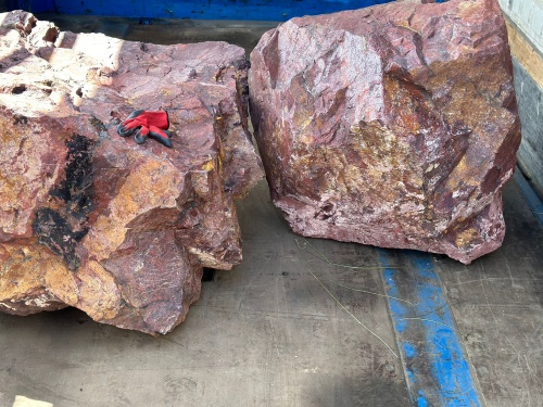 Ландшафтные глыбы красно-фиолетовые 200-1000 килограмм купить в Саратове
