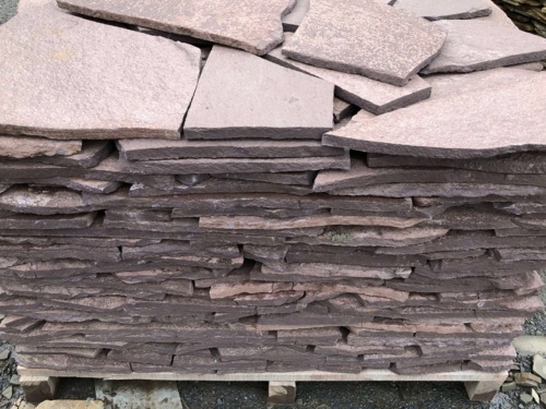 Плитняк лемезит бордовый для облицовки цоколя 20-25 мм  купить в Саратове