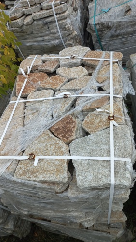 Плитняк галтованный гранитный для ландшафтного дизайна купить в Саратове