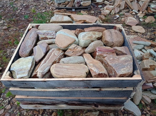 Златолит жёлтый, жёлто-зелёный глыбки и валуны для ланшафтного дизайна купить в Саратове