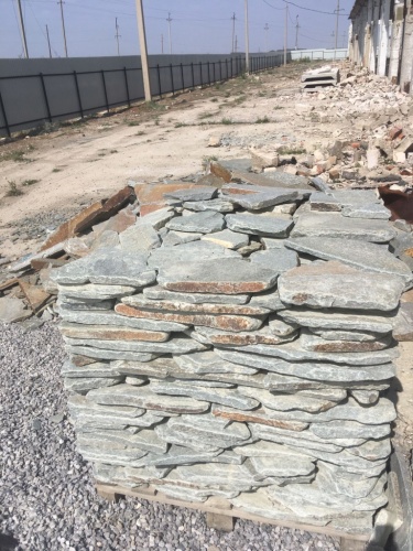 Златолит серебристый галтованный для лестниц купить в Саратове