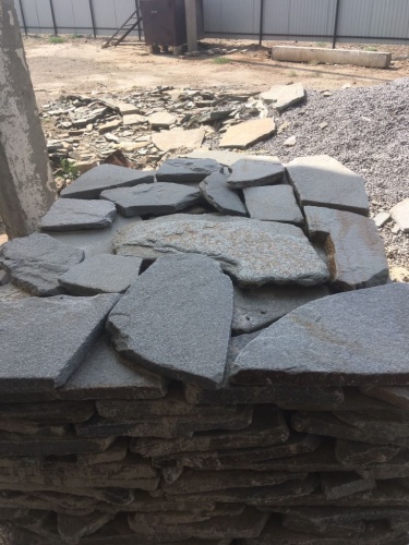 Златолит серебристый галтованный для лестниц купить в Саратове